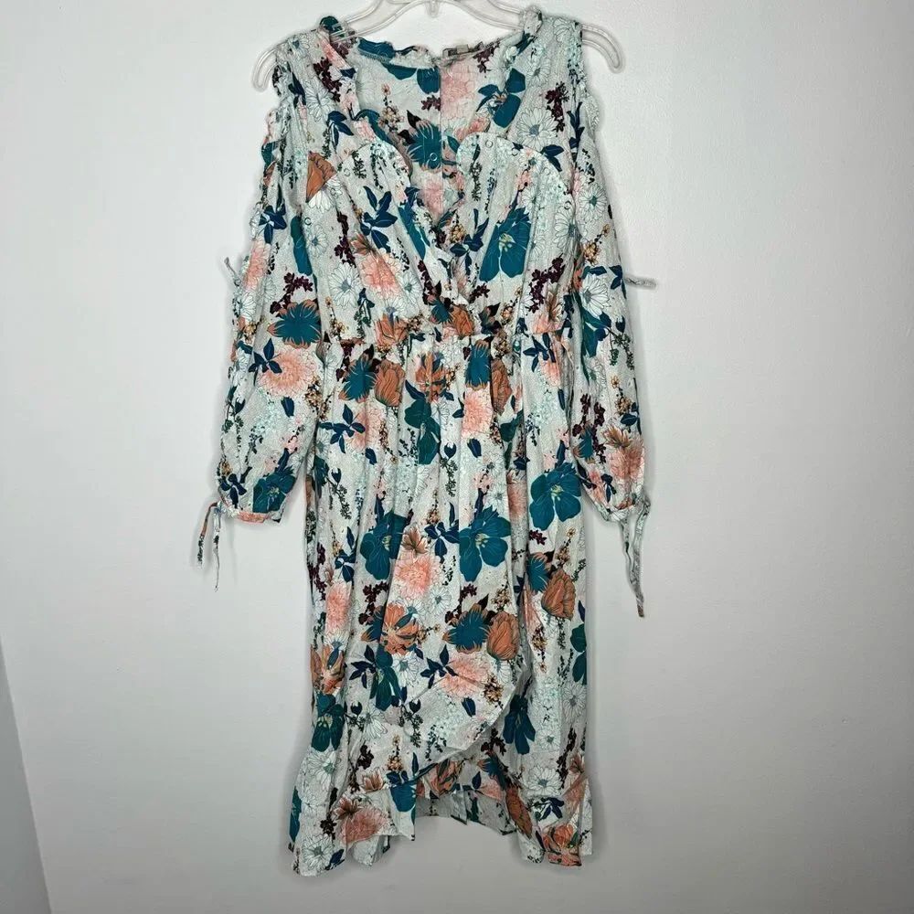 Kimi & Kai wrap floral dress